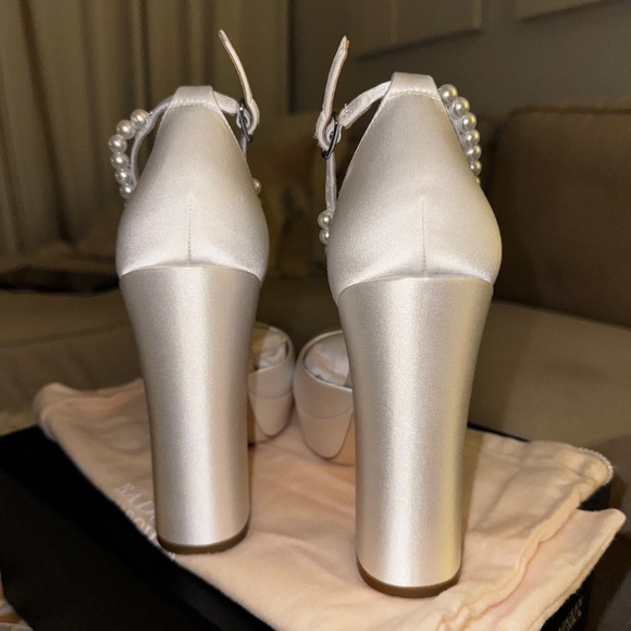 Badgley Mischka - Felixia - Picture 5 of 6